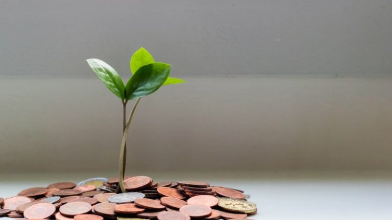 Practical ways to wisely invest $5,000 or less as 2025 ends