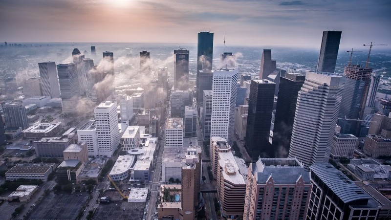 IMF flags high uncertainty as global growth surprisingly holds firm