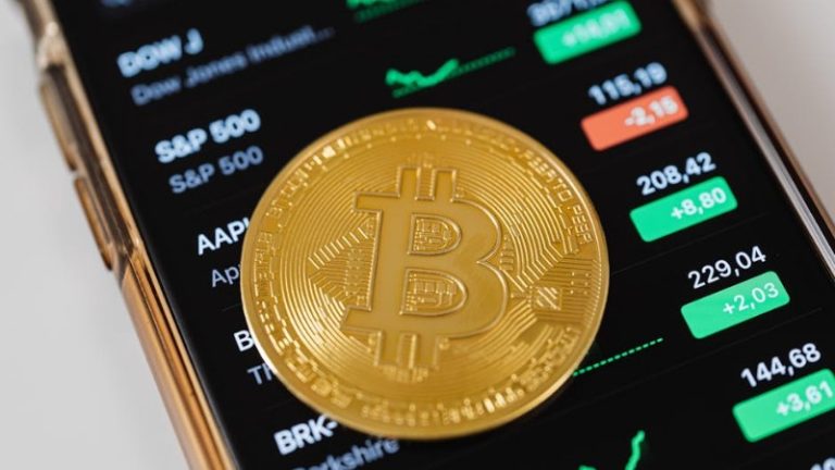 Bitcoin tests $100,000 support as history hints recovery