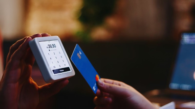 w fit 4 1 0, tags: banking, - unsplash