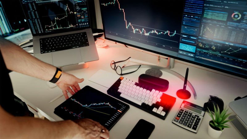 Stock Photo, tags: finance banking - unsplash