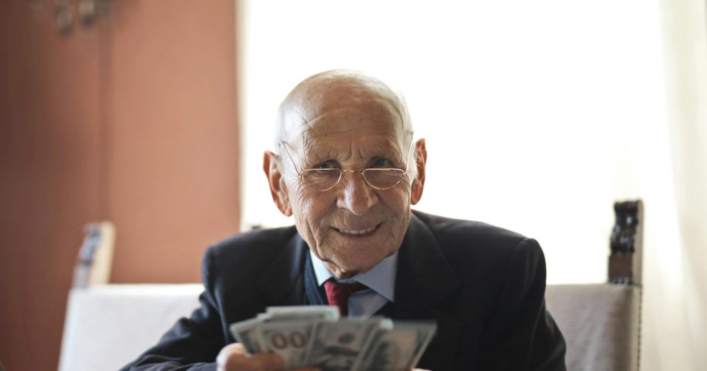 A 500-stock ETF that keeps attracting retirees despite its low yield