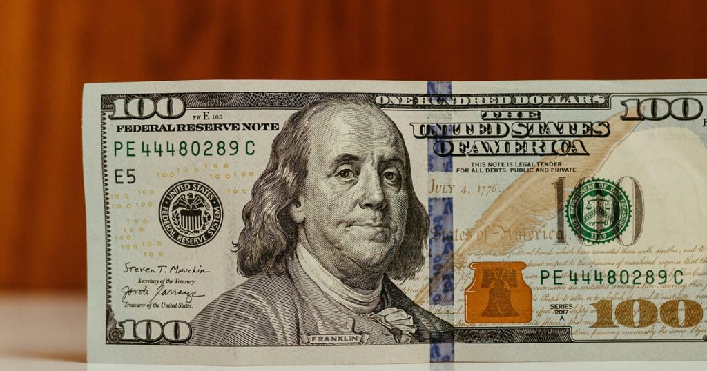 Why the U.S. dollar rises and falls: the real forces behind the moves