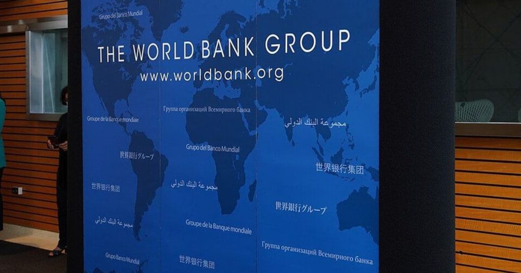 Global economic outlook signals slowing growth and structural challenges