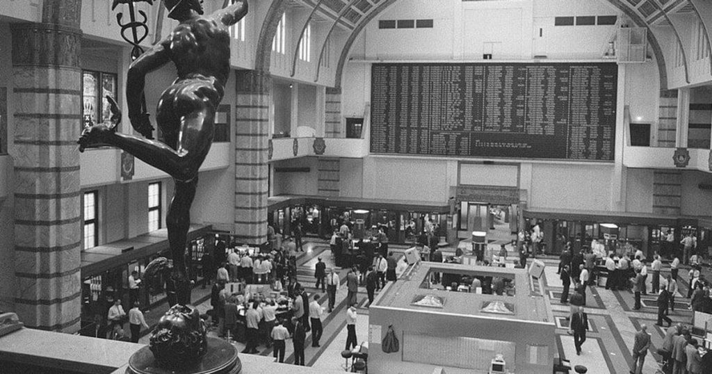 Historic S&P 500 Rally Draws Comparisons to Period Before 1987 Market Crash