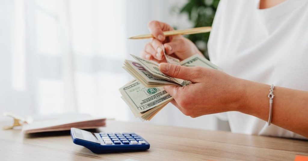 Former Corporate Consultant Now Lives Off Dividends and Rental Income