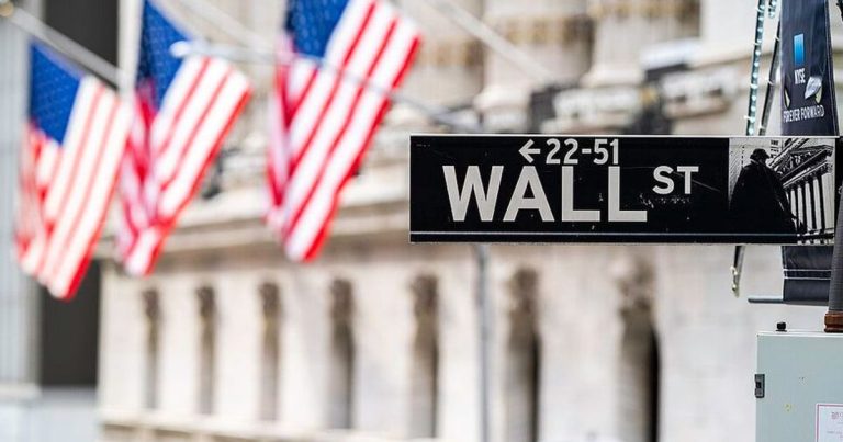 US Economy Faces Growing Threat From Oil Shock, Rate Hikes and $40 Trillion Debt