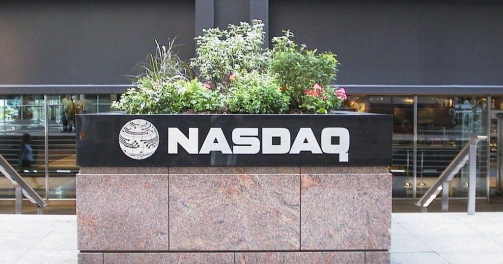 Nasdaq-100's Hidden Dividend Gems Built for Patient Investors