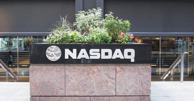 Nasdaq-100’s Hidden Dividend Gems Built for Patient Investors