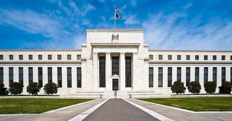 Possible Fed Rate Hike Puts Resilient US Stock Market to the Test