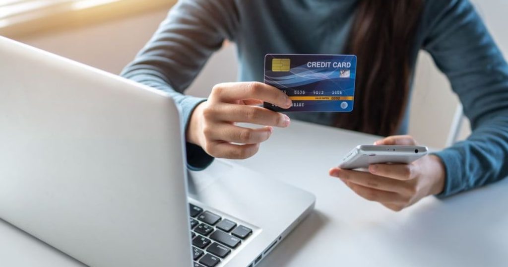 Embedded Finance Reshapes Customer Journeys and Revenue Models