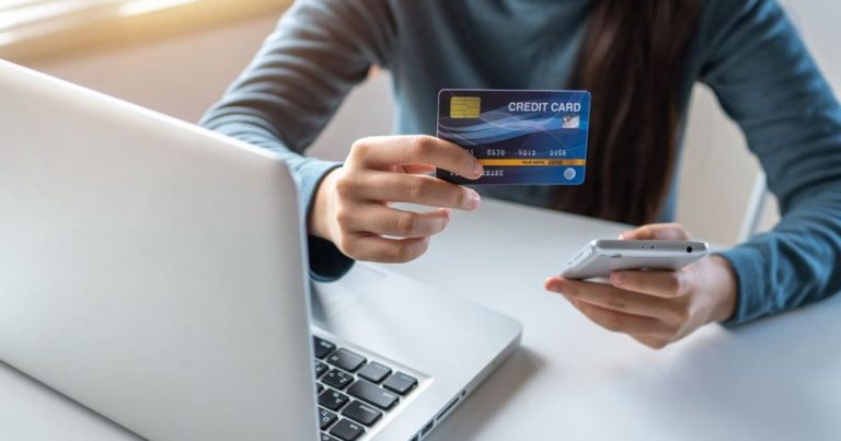 Embedded Finance Reshapes Customer Journeys and Revenue Models