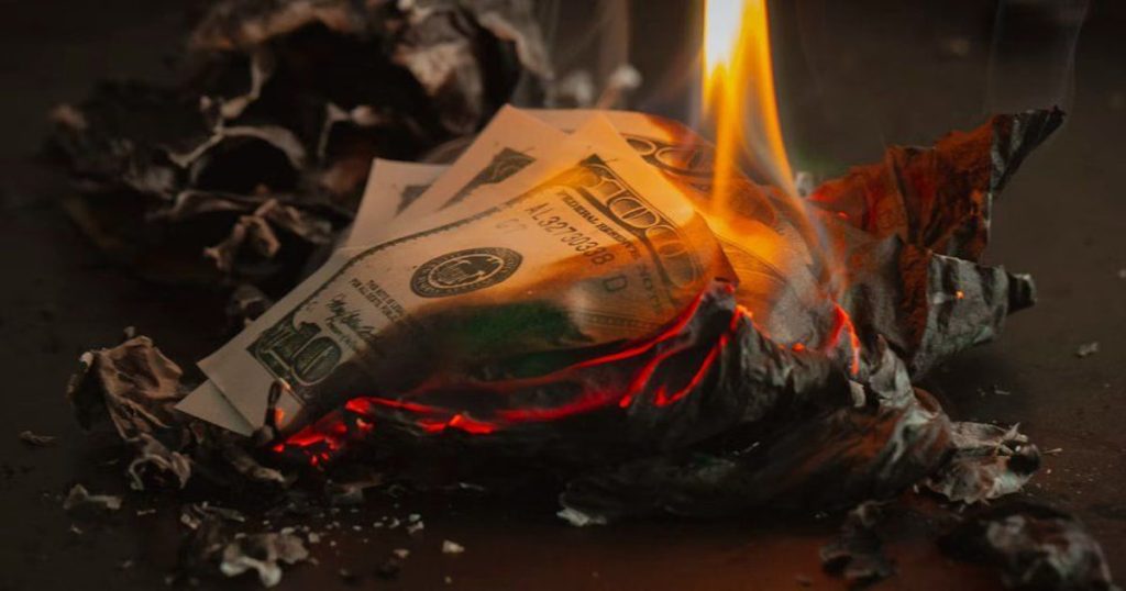 US Dollar Records First Weekly Decline in Over a Month Amid AI Stock Selloff