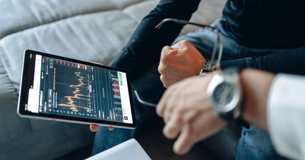 How to Protect Your Money and Build Wealth During Economic Uncertainty