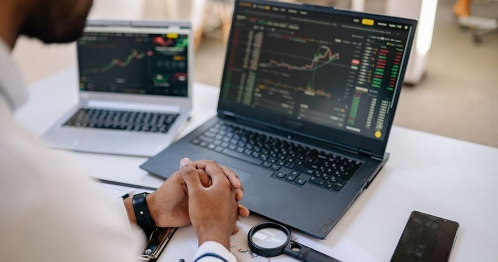 SME Stocks in India: Big Growth Opportunities, Bigger Risks for Investors